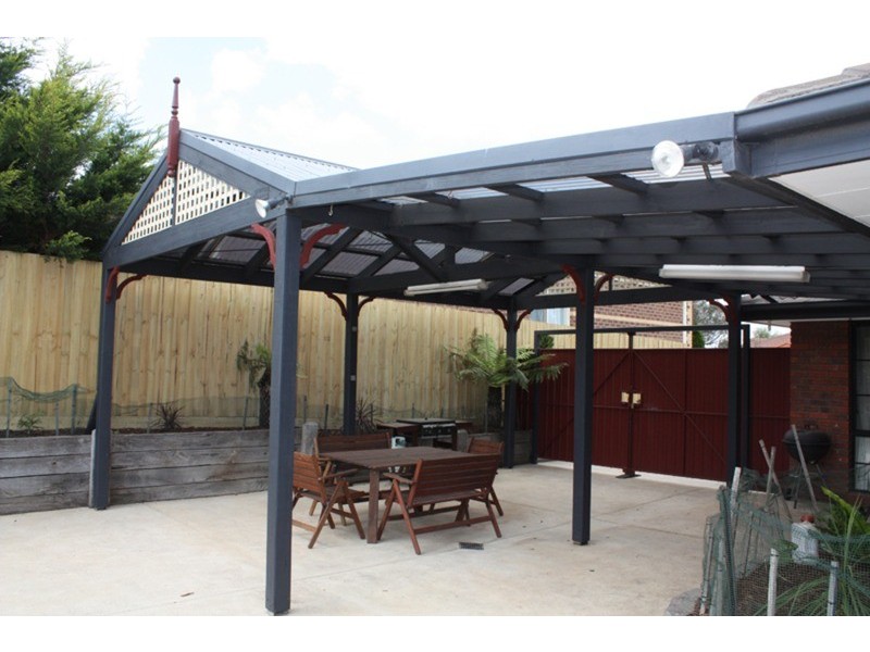 16 Harcombe Drive, Sunbury VIC 3429