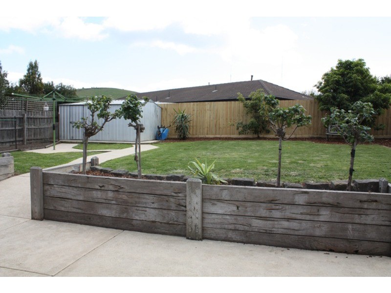 16 Harcombe Drive, Sunbury VIC 3429