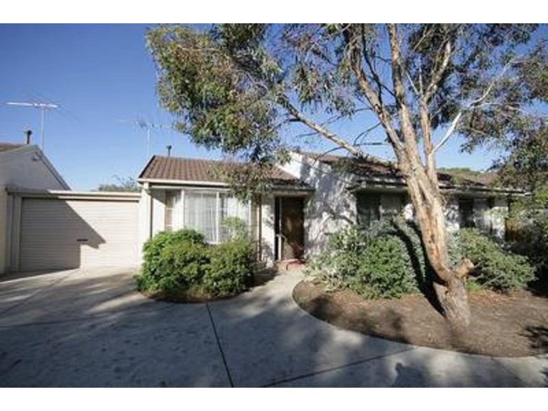 2/5 Pasley Street, Sunbury VIC 3429