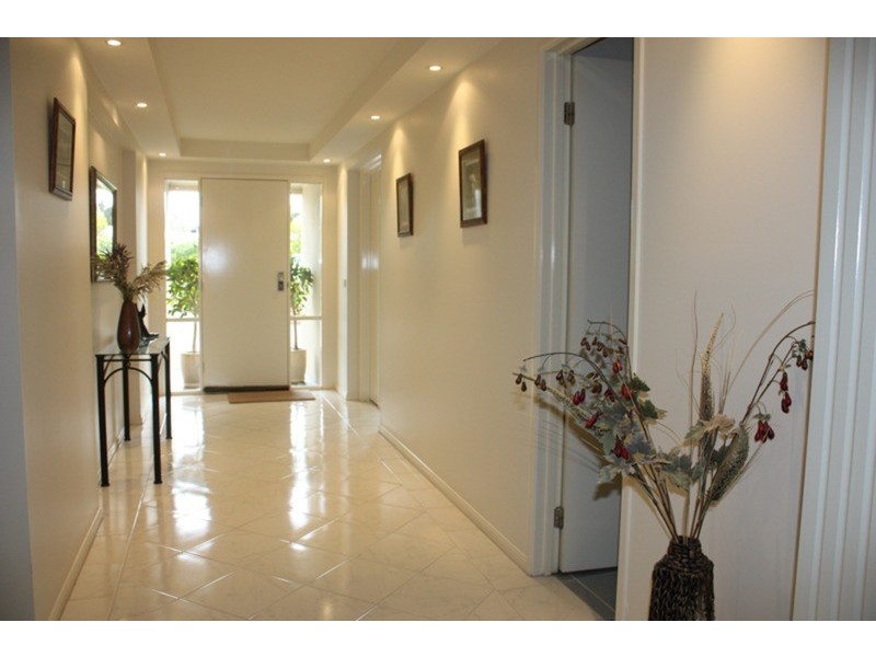 10 Bowkett Close, Romsey VIC 3434