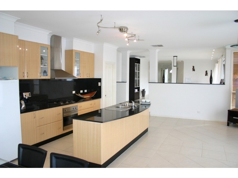 12 Marsh Crescent, Sunbury VIC 3429