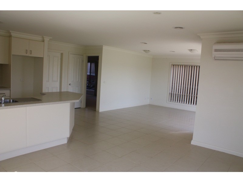 10 Grand Ridge Way, Sunbury VIC 3429