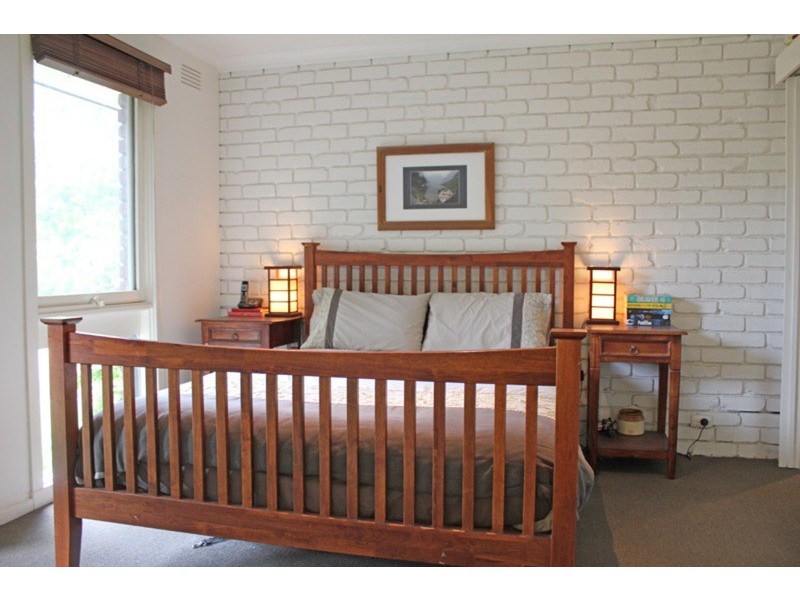 18 Lansdowne Street, Macedon VIC 3440