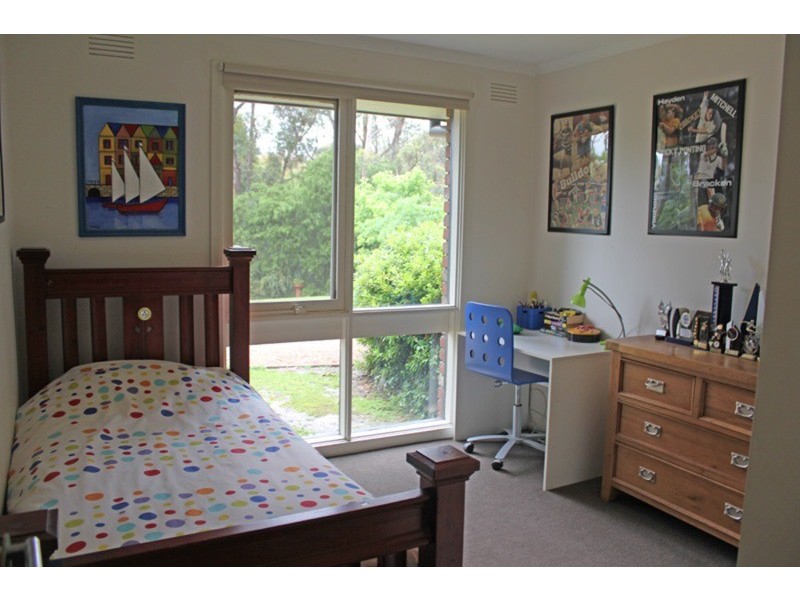 18 Lansdowne Street, Macedon VIC 3440