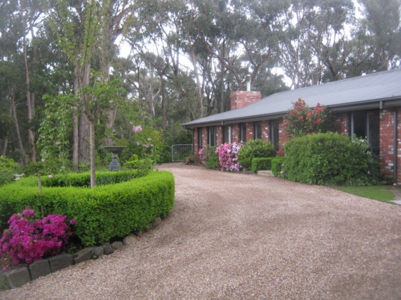 18 Lansdowne Street, Macedon VIC 3440