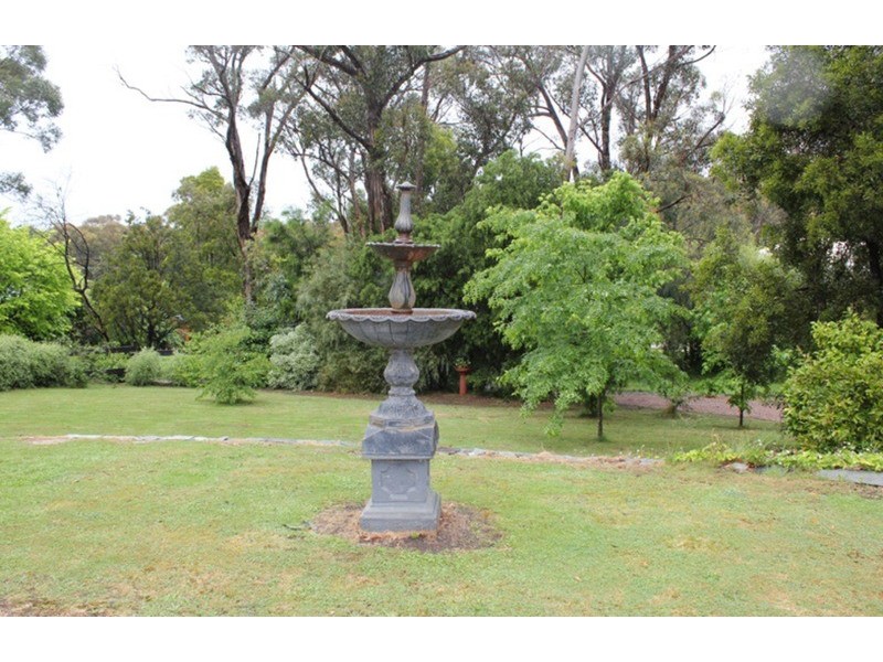 18 Lansdowne Street, Macedon VIC 3440