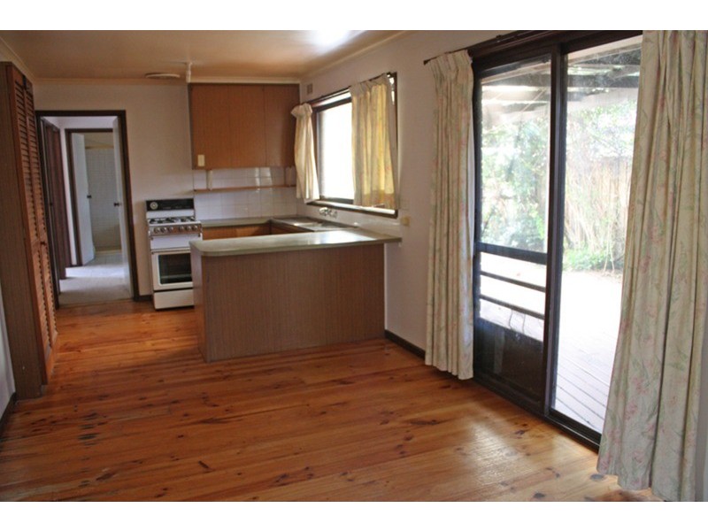 4 Dundas Avenue, Sunbury VIC 3429
