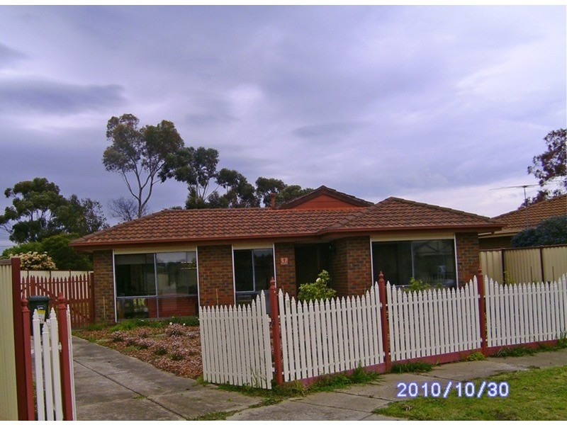 8 Mellon Court, Sunbury VIC 3429