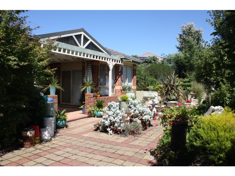 8 Jelimar Court, Sunbury VIC 3429