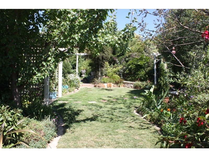 8 Jelimar Court, Sunbury VIC 3429