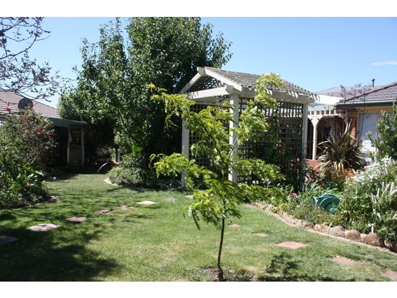 8 Jelimar Court, Sunbury VIC 3429