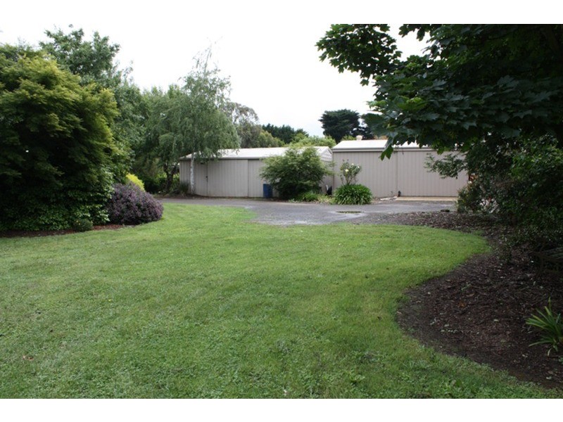 54 Barry Street, Romsey VIC 3434