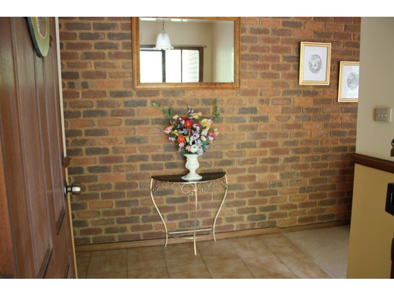 54 Barry Street, Romsey VIC 3434