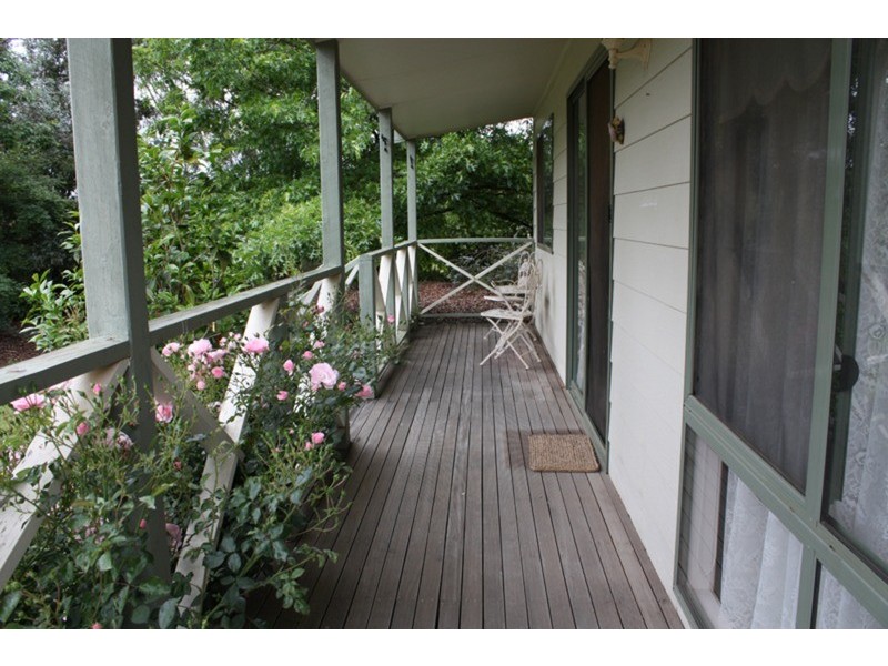 54 Barry Street, Romsey VIC 3434