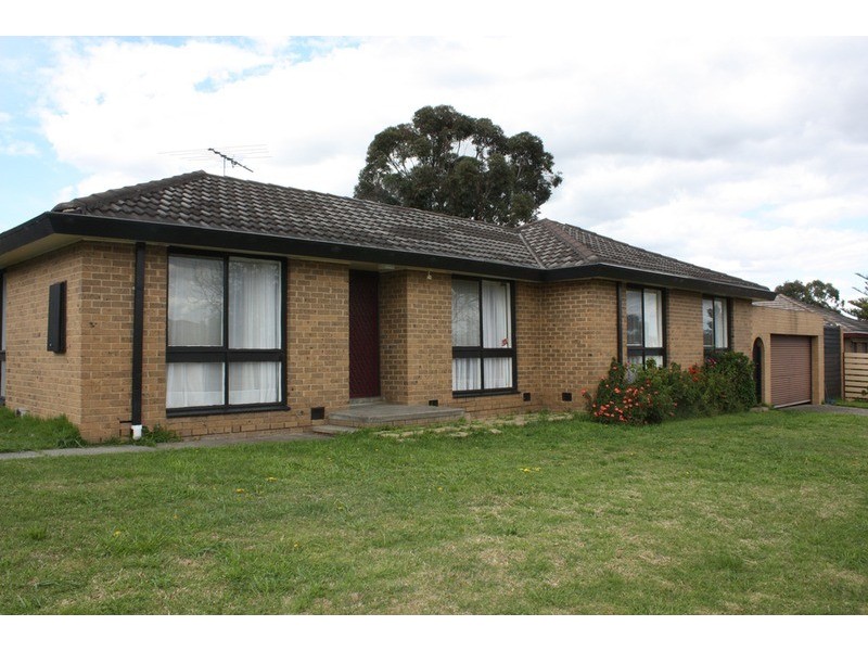2 Hughes Court, Sunbury VIC 3429