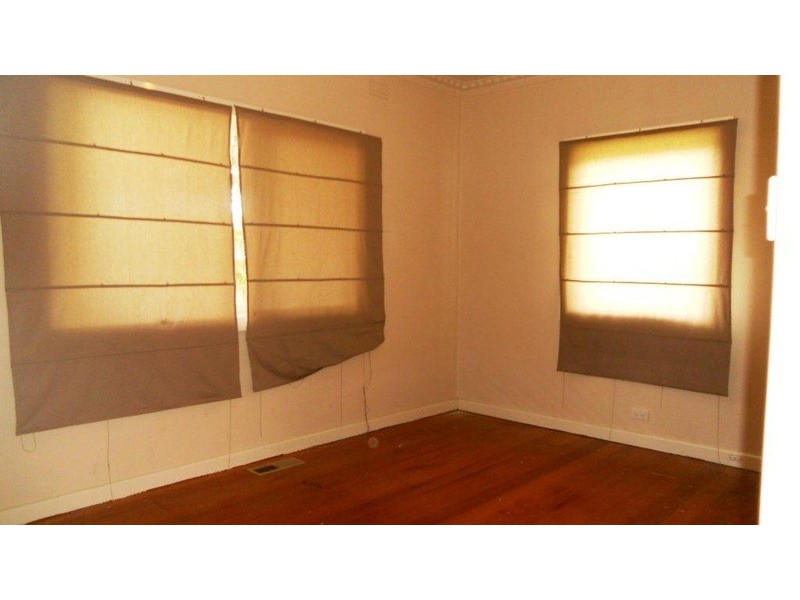 11 Hume  Street, Sunbury VIC 3429