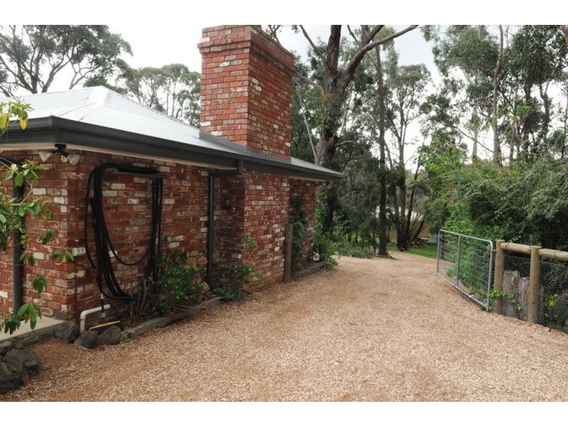 18 Lansdowne Street, Macedon VIC 3440