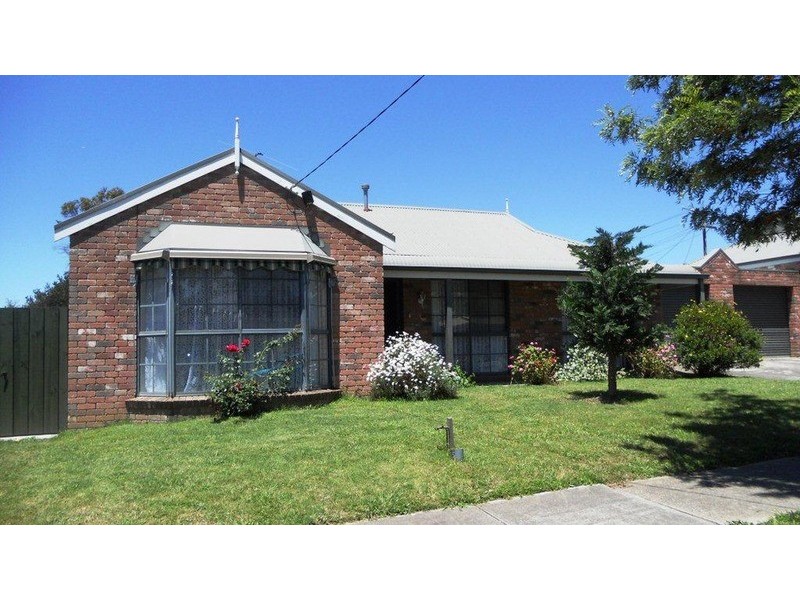 2/38 Heysen  Drive, Sunbury VIC 3429