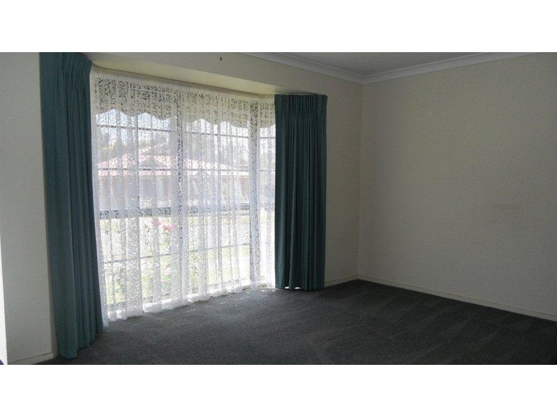 2/38 Heysen  Drive, Sunbury VIC 3429