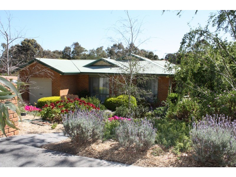 3 Hasluck Court, Sunbury VIC 3429