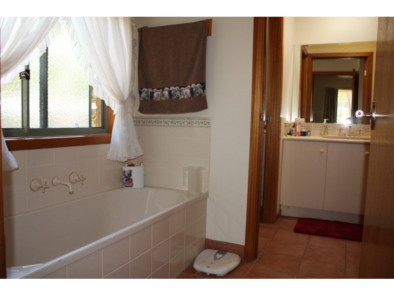 3 Hasluck Court, Sunbury VIC 3429