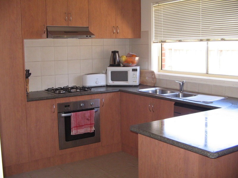 8 Cover Drive, Sunbury VIC 3429