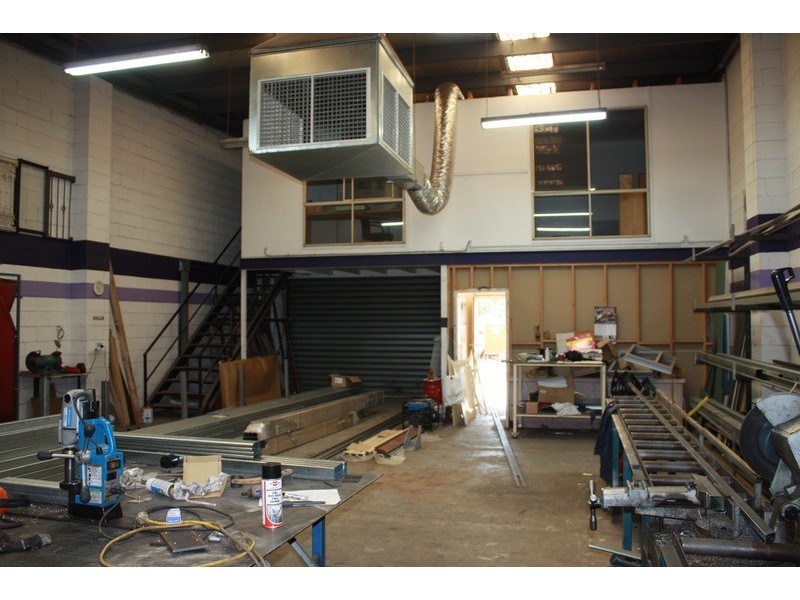 5/11 McDougall  Road, Sunbury VIC 3429