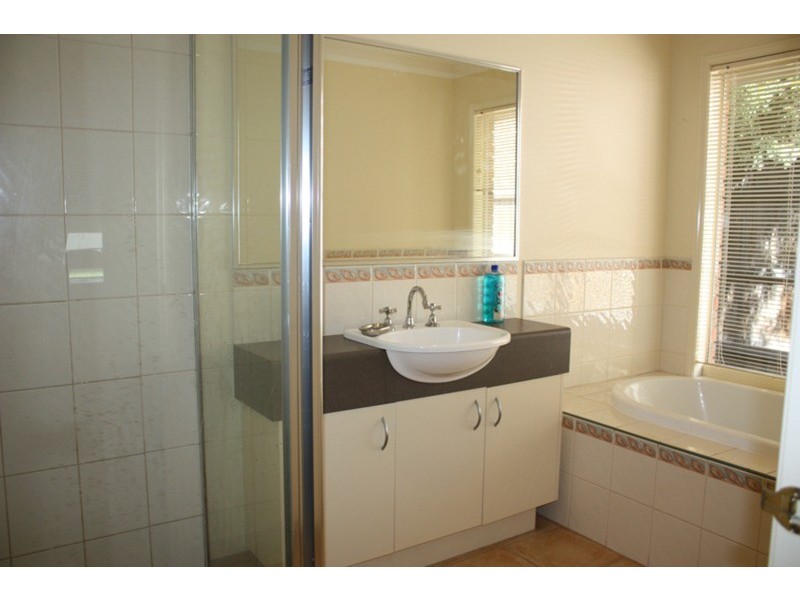 26 Charter Road East, Sunbury VIC 3429
