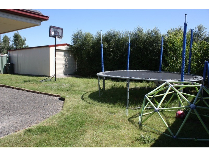 26 Charter Road East, Sunbury VIC 3429