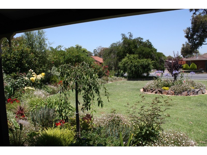 36 Gleneagles Drive, Sunbury VIC 3429