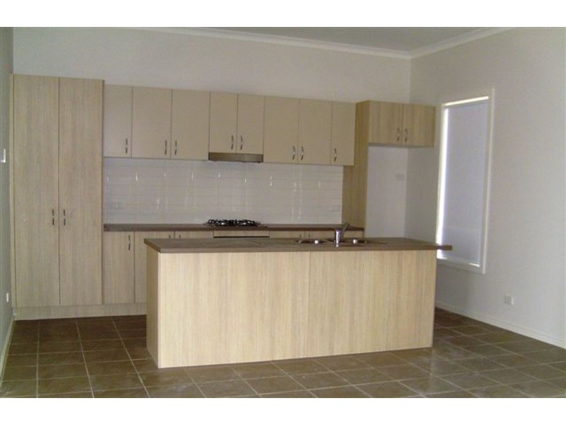 28 Wallaby Walk, Sunbury VIC 3429