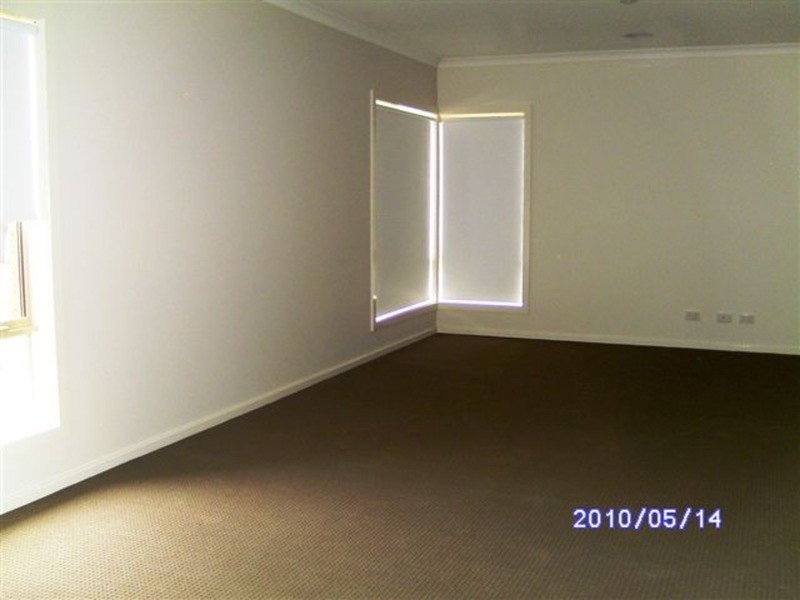 28 Wallaby Walk, Sunbury VIC 3429