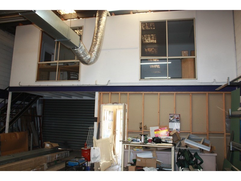 5/11 McDougall  Road, Sunbury VIC 3429