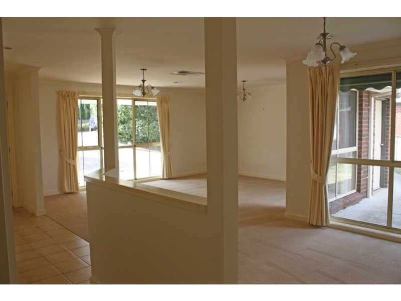 6 Churchill Place, Sunbury VIC 3429