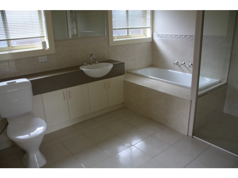 6 Churchill Place, Sunbury VIC 3429