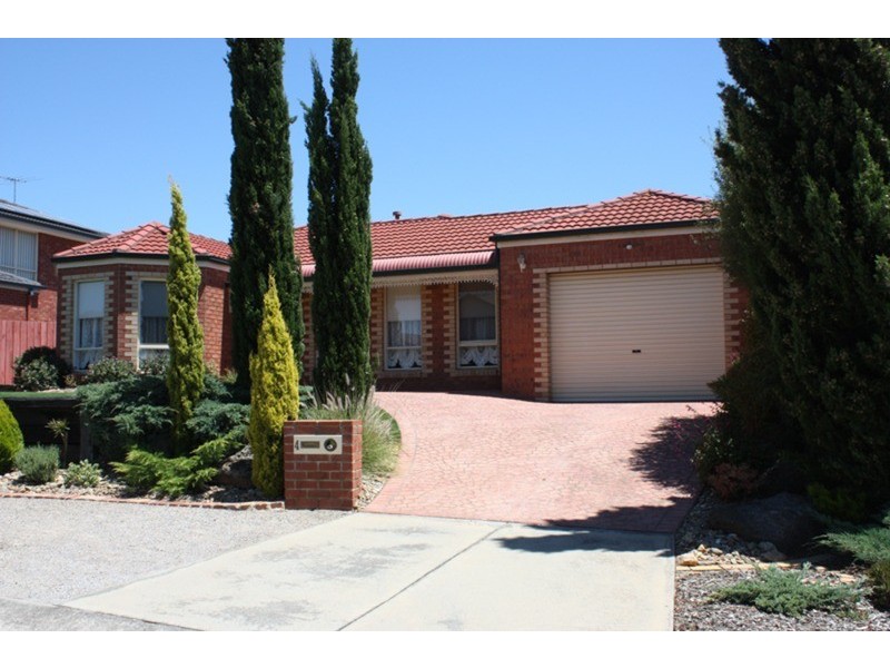 4 Merton Close, Sunbury VIC 3429
