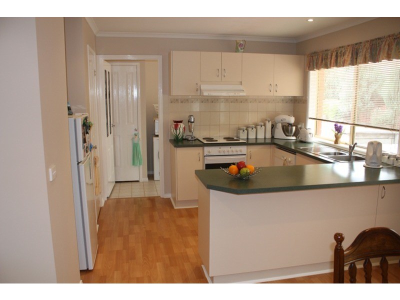 4 Merton Close, Sunbury VIC 3429