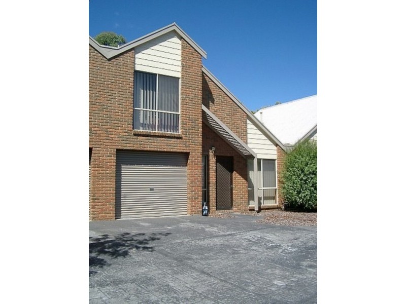 2/1 McEwen Place, Sunbury VIC 3429