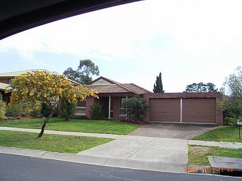31 Notre Dame  Drive, Sunbury VIC 3429