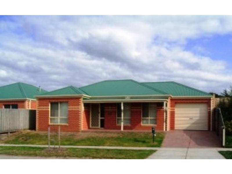 63 Thornton Avenue, Sunbury VIC 3429