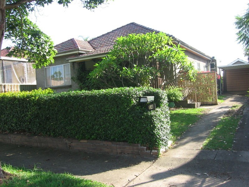 14 Regent Street, Regents Park NSW 2143