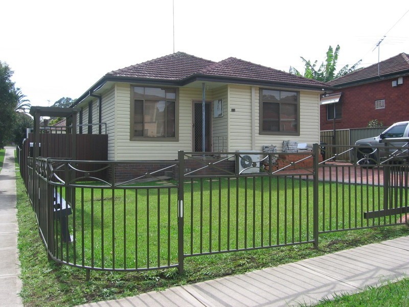 13 Kerslake Avenue, Regents Park NSW 2143