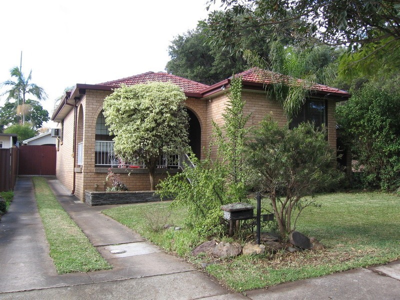 1 Bradley Avenue, Berala NSW 2141