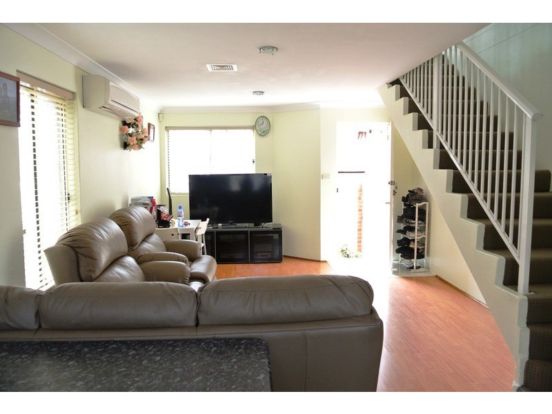 4/28 Edwin  Street, Regents Park NSW 2143