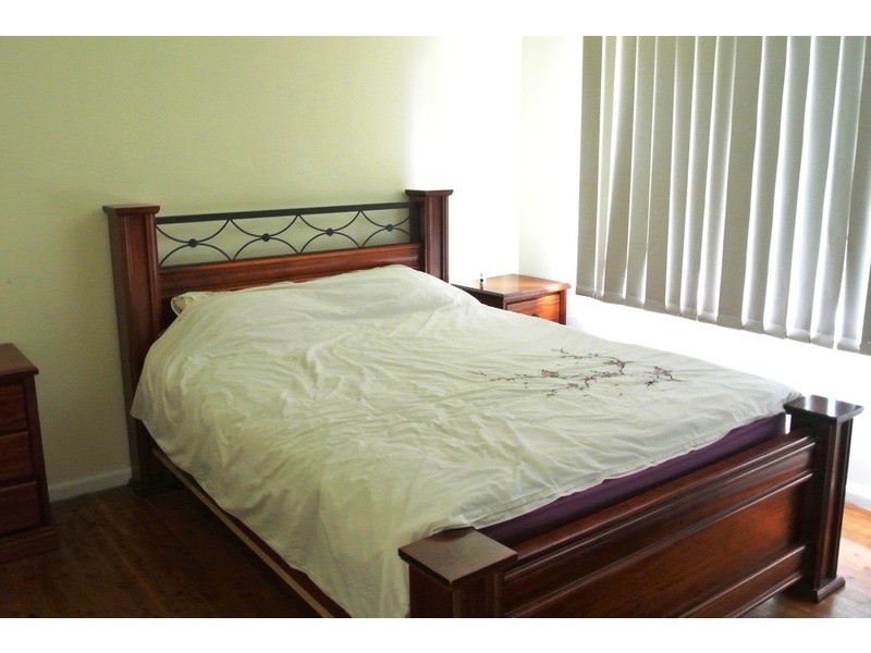 6 Dawes Avenue, Regents Park NSW 2143