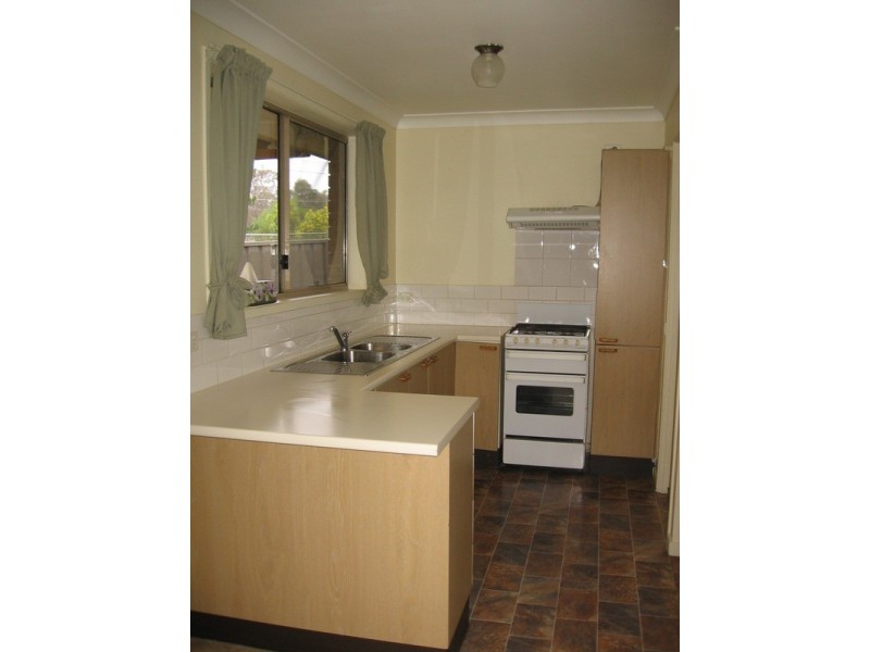 2/11 Harrier Place, Claremont Meadows NSW 2747