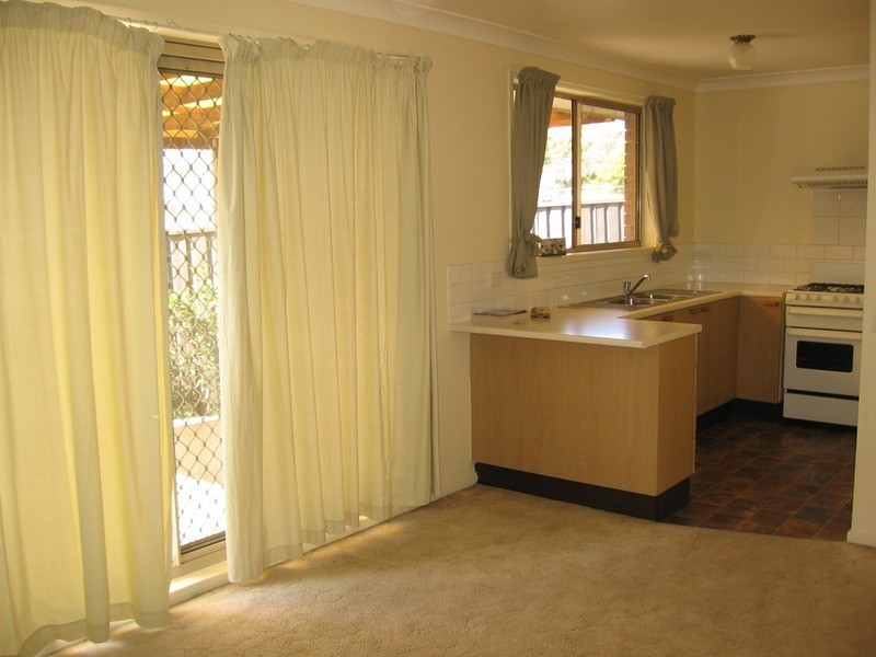 2/11 Harrier Place, Claremont Meadows NSW 2747