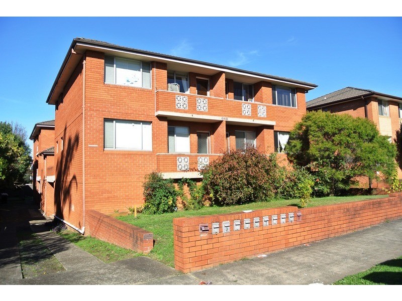 8/1 The Crescent, Berala NSW 2141