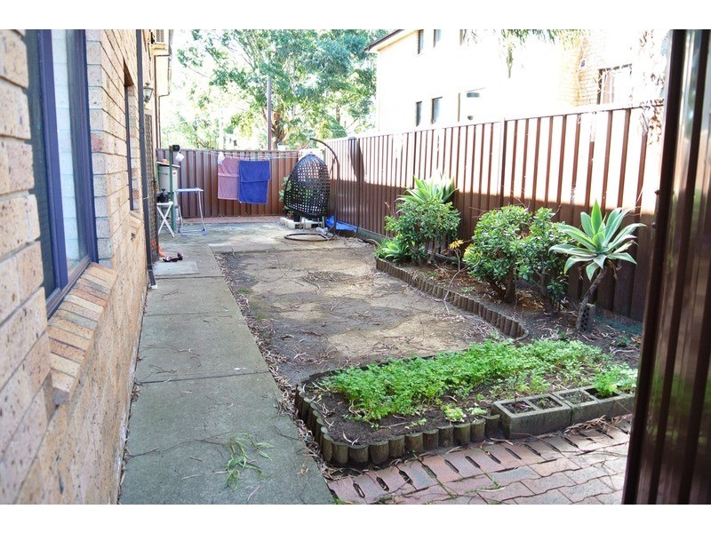 2/20 Edwin Street, Regents Park NSW 2143