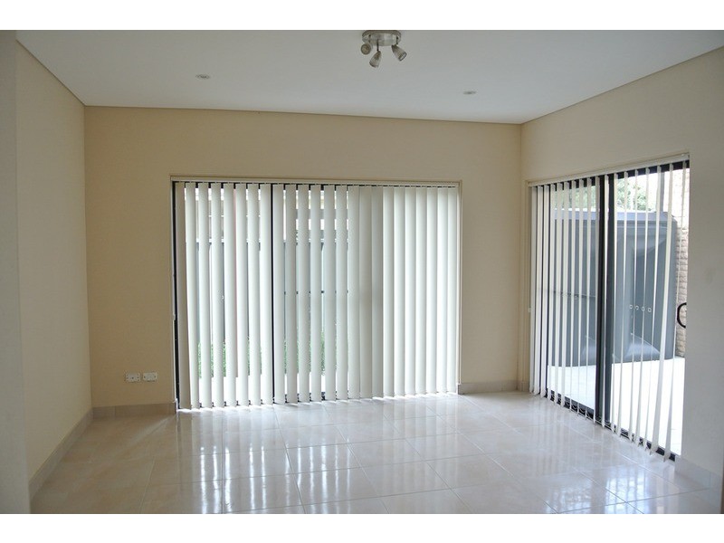 2 Presland  Close, Lansvale NSW 2166